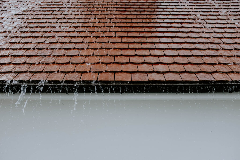 How Do I Replace A Damaged Roof Shingle?